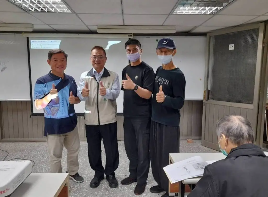 台南市勞工局長王鑫基局長蒞臨勞工教育會場